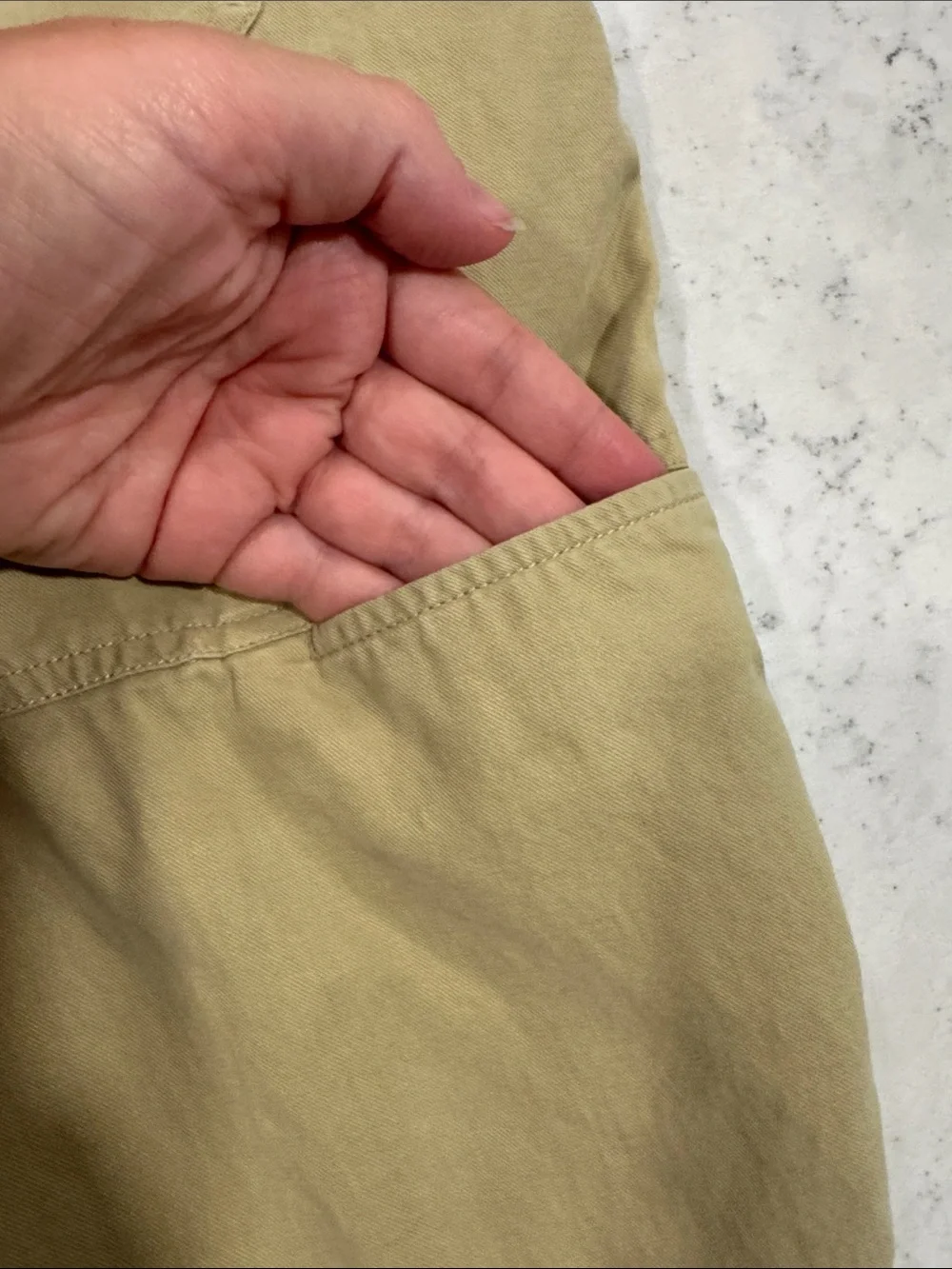 Tommy Bahama Relax Mens 38 Classic Khaki Soft Shorts Multi Pockets Elastic Waist
